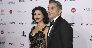 بالصور.. أول ظهور إعلامى لزوجة باسم يوسف بحفل "International Emmy Awards"