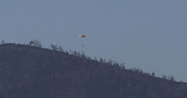 أولى لقطات أسر طيار روسى بعد إسقاط طائرته قرب الحدود السورية