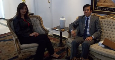 وزيرة الهجرة تستقبل سفير الفلبين للاستفادة من خبراتهم فى التأمين على مواطنيم بالخارج