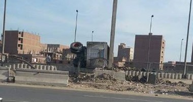 صحافة المواطن: انقلاب سيارة نقل ثقيل على الطريق الدائرى بالمريوطية