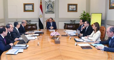 أخبار مصر للساعة6.. السيسى يستعرض مع 6 وزراء برنامج الحكومة قبل عرضه للبرلمان