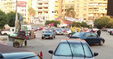 "صحافة المواطن"..انتشار الباعة الجائلين فى شارع هارون الرشيد بمصر الجديدة