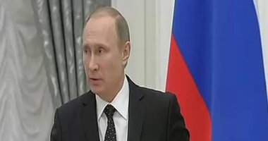 الرئيس الروسى: هناك من يلعب بالنار وينخرط فى عمليات تجارية مع داعش