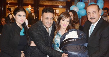 بالصور.. نجوم الفن يشاركون عمرو مكين وسناء يوسف فرحتهما بمولودهما الأول