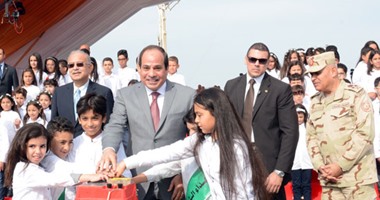 بالصور.. أطفال مصر يشاركون الرئيس إعطاء إشارة بدء مشروع تنمية شرق بورسعيد