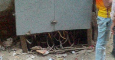 صحافة المواطن: بالصور: سكان شبرا الخيمة يطالبون بغلق كبائن الكهرباء المفتوحة