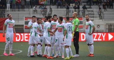بالفيديو.. إصابة 3 لاعبين من مولودية الجزائر عقب رشق الأتوبيس بالحجارة