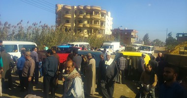 بالصور.. استمرار غلق طريق شنو كفر الشيخ وتكدس السيارات
