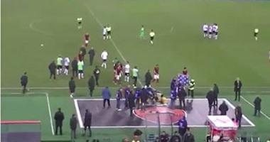 بالفيديو.. غضب جماهير روما على اللاعبين بعد الهزيمة من أتلانتا