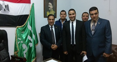 النائب حسنى حافظ يلتقى وفدا من محامىِّ الإدارات القانونية بالإسكندرية