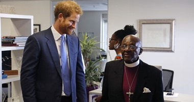 الأمير هارى يلتقى كبير أساقفة جنوب إفريقيا ديزموند توتو