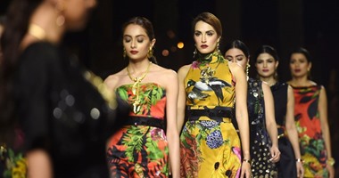 تصميمات بالألوان لعائشة فاروق وماركة "إيلان" بأسبوع الموضة الباكستاني