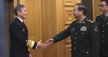 بالصور.. قائد الأسطول الأمريكى فى المحيط الهادى يلتقى قيادات الجيش الصينى