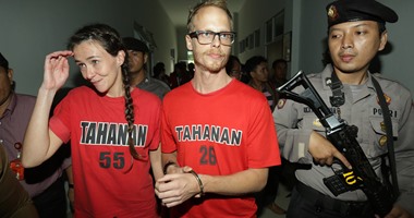 سجن صحفيين بريطانيين لعملهما دون تصريح فى إندونيسيا