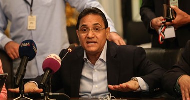 عبد الرحيم على يطالب بعدم إقحام الرئاسة فى أزمة نقابة الصحفيين