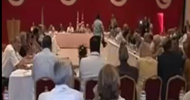 32 "نائبا" من حزب نداء تونس يجمدون عضويتهم اعتراضا على نجل السبسى
