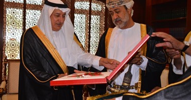 السلطان قابوس يمنح عبد العزيز التويجرى وِسام عُمان المدنى من الدرجة الثانية‎