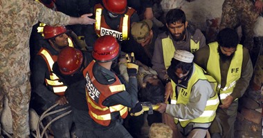 بالصور.. انتشال 99 ناجيا فى حادث انهيار مصنع بشرقى باكستان