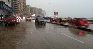 بالصور.. إعلان حالة الطوارئ بالإسكندرية وتشكيل غرفة عمليات بسبب الأمطار الغزيرة