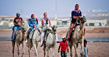 بالصور.. السياح الأجانب يواصلون جولاتهم السياحية فى سيناء