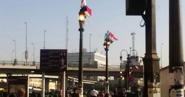 بالصور.. أعمدة الكهرباء مضاءة نهارا بميدان رمسيس