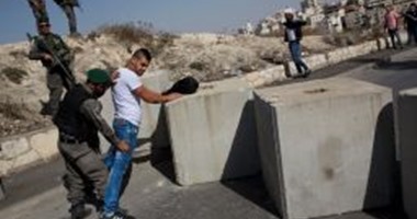 قوات إسرائيلية تعتقل 8 فلسطينيين فى الضفة الغربية