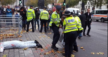 الشرطة البريطانية تعتقل مشتبها به في طعن ضابط بشرق لندن