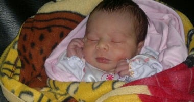 العثور على طفل حديث الولادة فى محطة مترو الشهداء