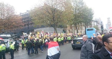 بالصور..الجالية المصرية فى لندن تهزم الإخوان.. وتكشف عدم قدرة الجماعة على الحشد