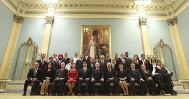 جاستن ترودو يؤدى اليمين القانونية رئيسا لوزراء كندا