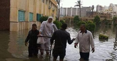 بالصور.. مياه الأمطار تغرق مستشفى المعمورة للأمراض النفسية بالإسكندرية