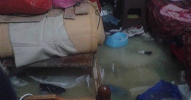 "صحافة المواطن".. أسرة بالإسكندرية لا تجد مأوى بعد غرق منزلها بمياه الأمطار