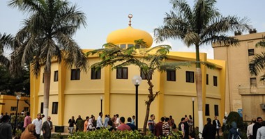 طلاب بجامعة القاهرة يدعون للصلاة اليوم أمام "إعلام" اعتراضا على غلق الزوايا