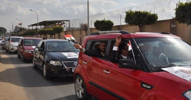 بالصور.. مسيرة تجوب شوارع شبرا الخيمة لدعم "صلاح حسب الله" فى الانتخابات