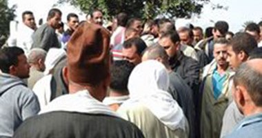 بالصور.. كفور نجم بالشرقية تشيع جثمانى طفلين ضحايا السيول بدولة الأردن