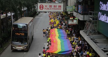 بالصور.. أعلام قوس قزح تملأ شوارع "هونج كونج" بمهرجان الشذوذ الجنسى