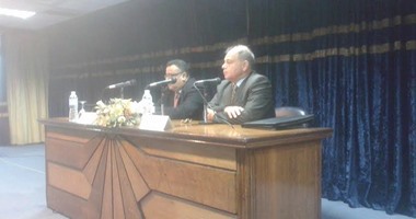 رئيس جامعة الإسكندرية يدعو لتكوين رؤية لمستقبل التعليم المفتوح
