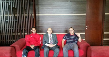 سفير مصر بأندونيسيا يلتقى منتخب الكاراتيه