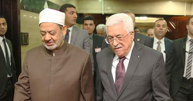 بالفيديو .. محمود عباس يبحث مع الإمام الأكبر تطورات الواقع الفلسطينى