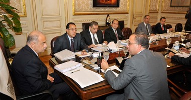 بدء اجتماع المجموعة الاقتصادية برئاسة شريف إسماعيل لمناقشة ضبط الأسعار