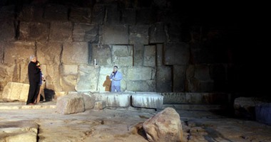 بالصور.. وزير الآثار من تحت سفح الأهرامات: مصر قلب العالم