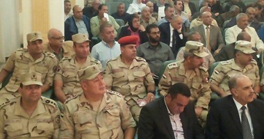 بالصور.. قائد المنطقة الشمالية يجتمع برؤساء أحياء إسكندرية لمواجهة الأزمات
