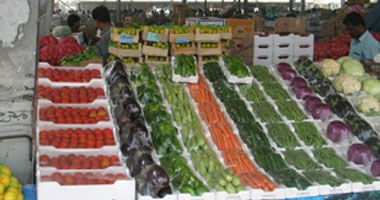 هل تؤثر التغيرات المناخية على أسعار الخضراوات والفاكهة؟.. الشعبة التجارية تجيب
