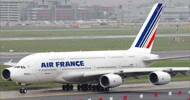 "مطارات باريس": إلغاء 25% من رحلات الغد بين 7 صباحا و2 ظهرا بسبب الإضراب