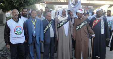 بالصور.. مسيرة للإخوان المسلمين تدعو للتوحد بين المواطنين بأسوان