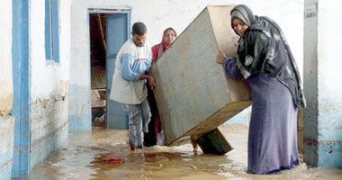 اليوم السابع فى قرية المشير المنكوبة.. شبح التهجير يخيم على «أبوسمبل النوبة».. ومياه «وادى النقرة» تغمر القرية وتطيح بمنازلها وتشرد سكانها.. والأهالى: الترعة كانت مخصصة لرى مزرعة زكريا عزمى