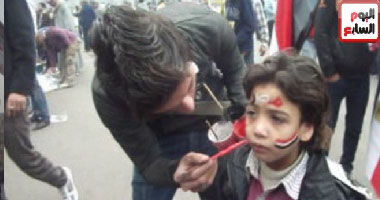 مصر على جبين الأطفال بميدان التحرير 