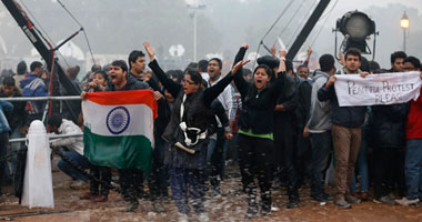 مظاهرات هندية احتجاجاً على اغتصاب طالبة.. ورئيس الوزراء الهندى يدعو إلى الهدوء