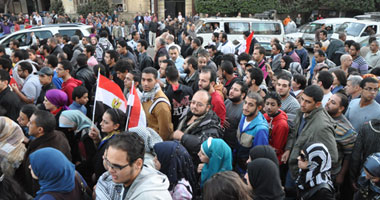 بالصور والفيديو.. "اليوم السابع" يرصد مسيرات الغضب المتجهة لـ"الاتحادية" رداً على مجزرة فض الاعتصام.. المشاركون بمسيرة "النور" يهتفون: قول ما تخفشى مرسى لازم يمشى.. ونساء يحملن أكفانهن أمام "رابعة"