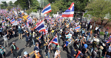 أكثر من ألف متظاهر فى بانكوك ضد الانقلاب على الرغم من حظر التجمع